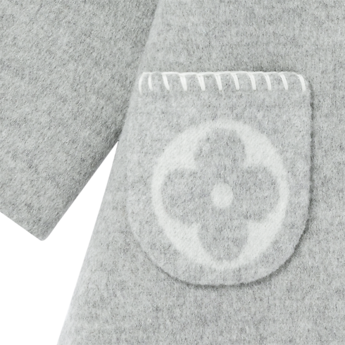 เสื้อโค้ทแต่งกระเป๋าเสื้อสองข้าง . in ของขวัญและการสร้างสรรค์ผลงานของคุณ's ของขวัญสำหรับเด็ก } collections by Louis Vuitton (การย่อ/ขยายผลิตภัณฑ์)