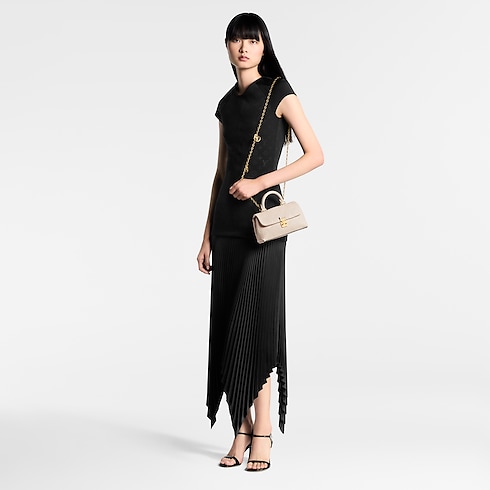 รองเท้าแซนเดิลรุ่น 6AM in ผู้หญิง's รองเท้า รองเท้าแตะสำหรับผู้หญิง collections by Louis Vuitton (การย่อ/ขยายผลิตภัณฑ์)