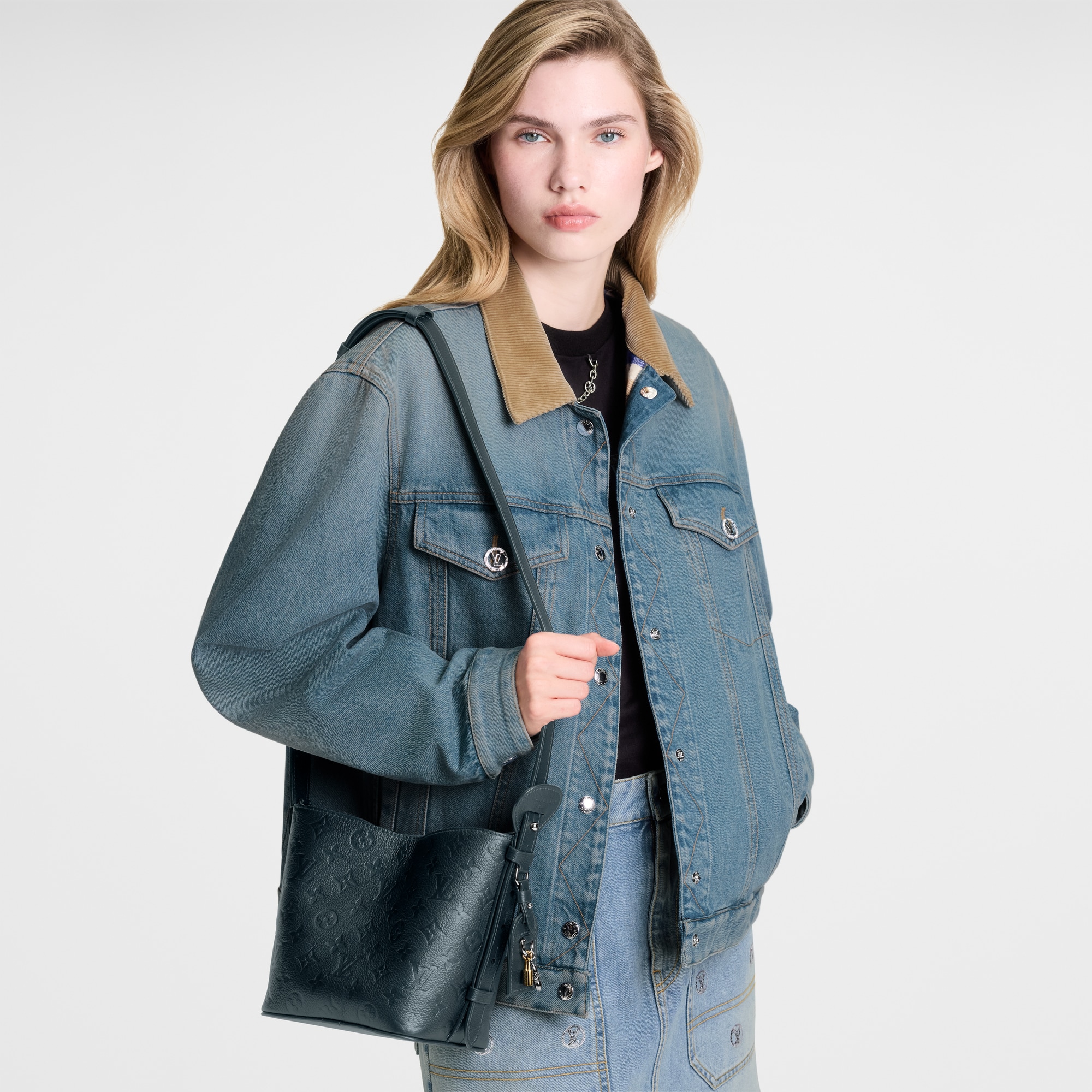 กระเป๋ารุ่น All In BB Monogram Empreinte in ผู้หญิง