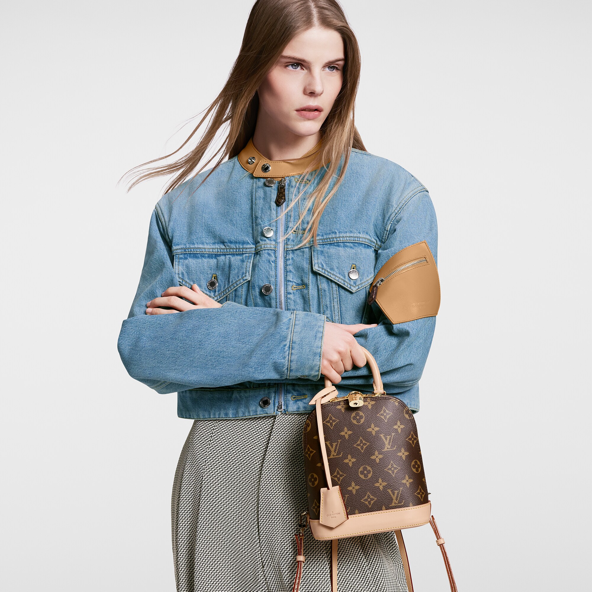 กระเป๋ารุ่น Alma Backpack Monogram in ผู้หญิง