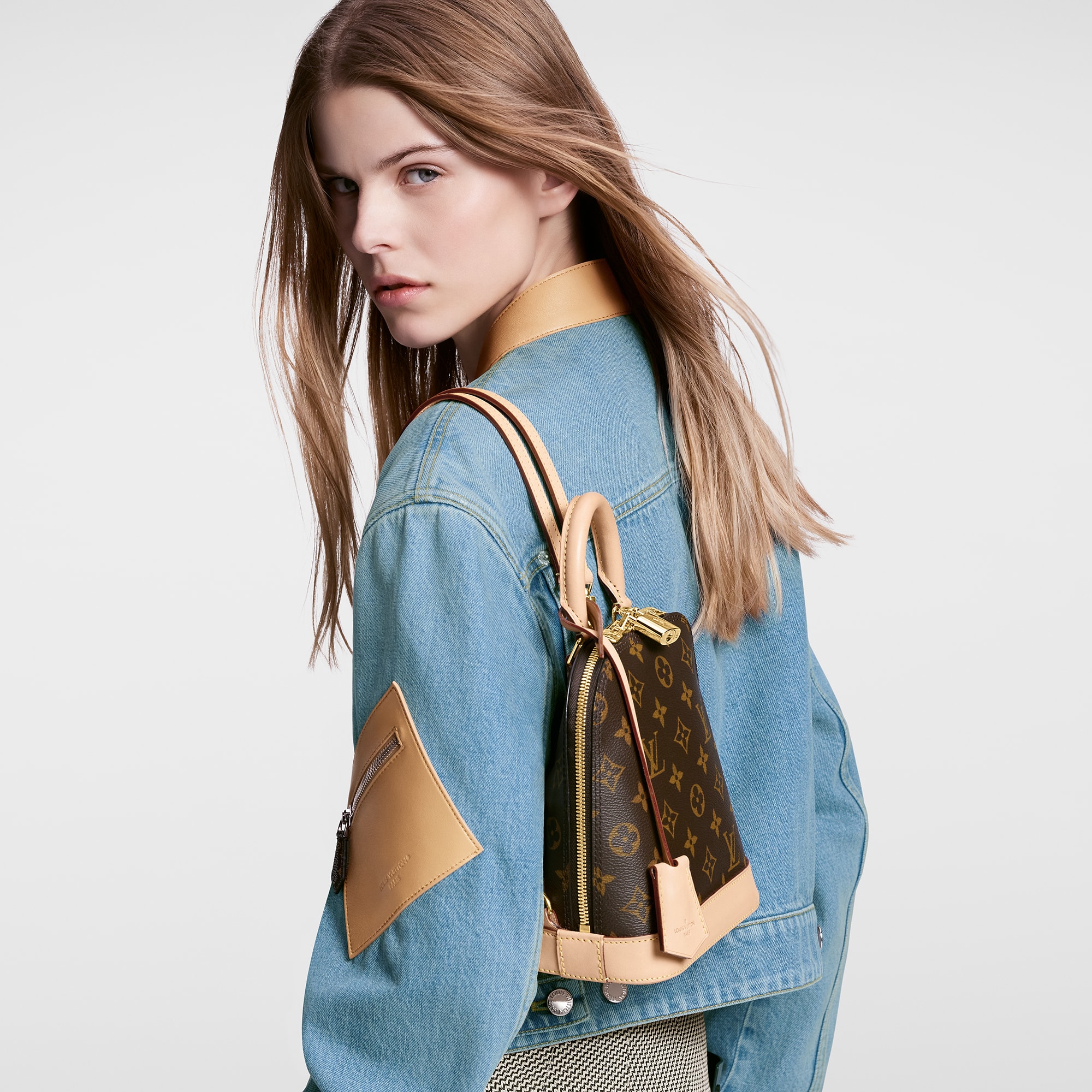กระเป๋ารุ่น Alma Backpack Monogram in ผู้หญิง