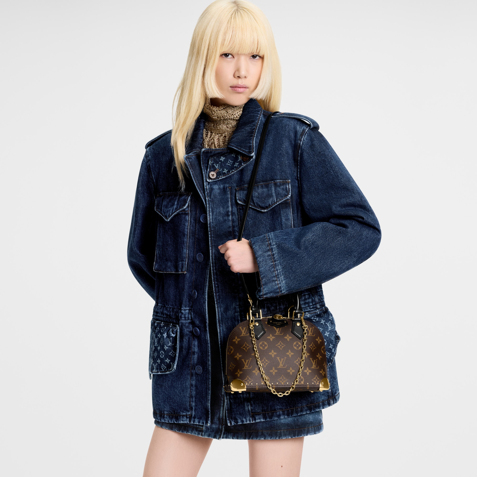 กระเป๋ารุ่น Alma Trunk BB Monogram in กระเป๋าและผลิตภัณฑ์เครื่องหนังขนาดเล็ก