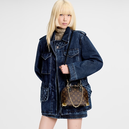 กระเป๋ารุ่น Alma Trunk BB Monogram in กระเป๋าและผลิตภัณฑ์เครื่องหนังขนาดเล็ก's สำหรับผู้หญิง ไอคอนิก collections by Louis Vuitton (การย่อ/ขยายผลิตภัณฑ์)