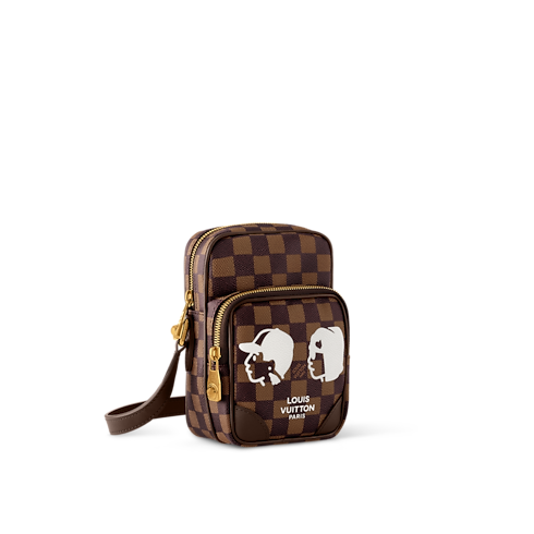 กระเป๋ารุ่น Amazone Damier Ebene แคนวาส in กระเป๋าและผลิตภัณฑ์เครื่องหนังขนาดเล็ก's สำหรับผู้ชาย ผลิตภัณฑ์ใหม่ล่าสุด collections by Louis Vuitton (การย่อ/ขยายผลิตภัณฑ์)