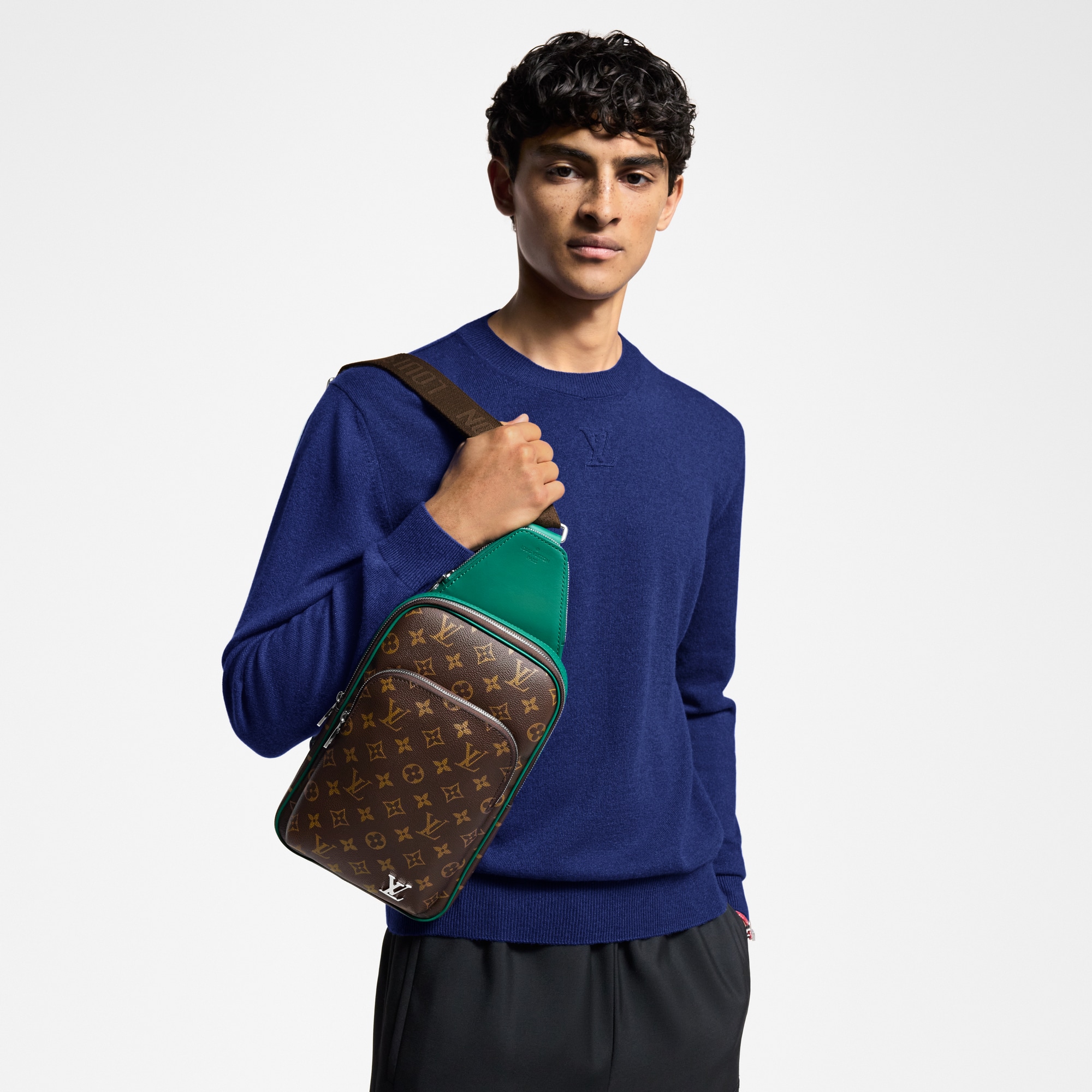 กระเป๋า Slingbag รุ่น Avenue Monogram Macassar แคนวาส in กระเป๋าและผลิตภัณฑ์เครื่องหนังขนาดเล็ก