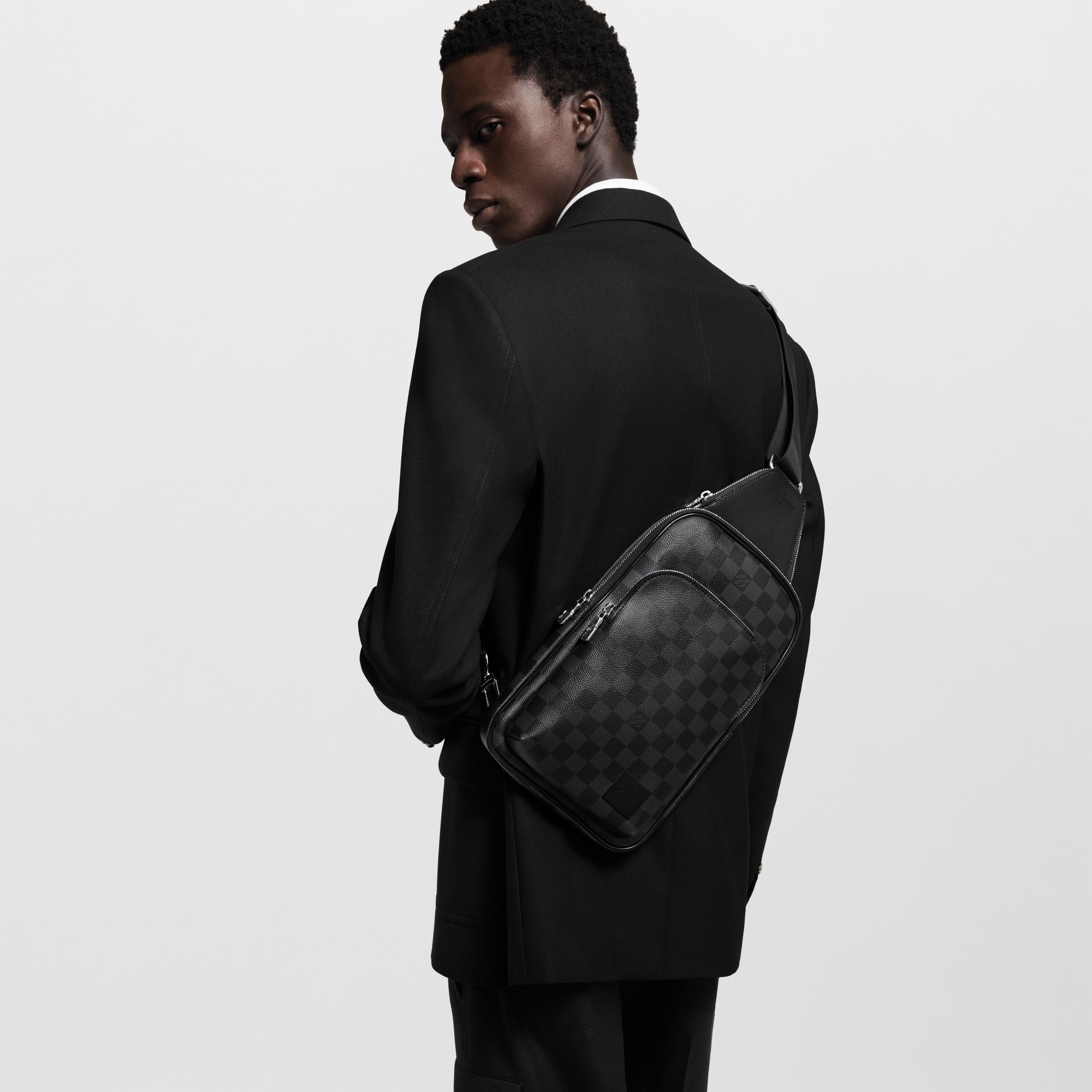 กระเป๋า Sling bag รุ่น Avenue NM Damier Graphite in ผู้ชาย