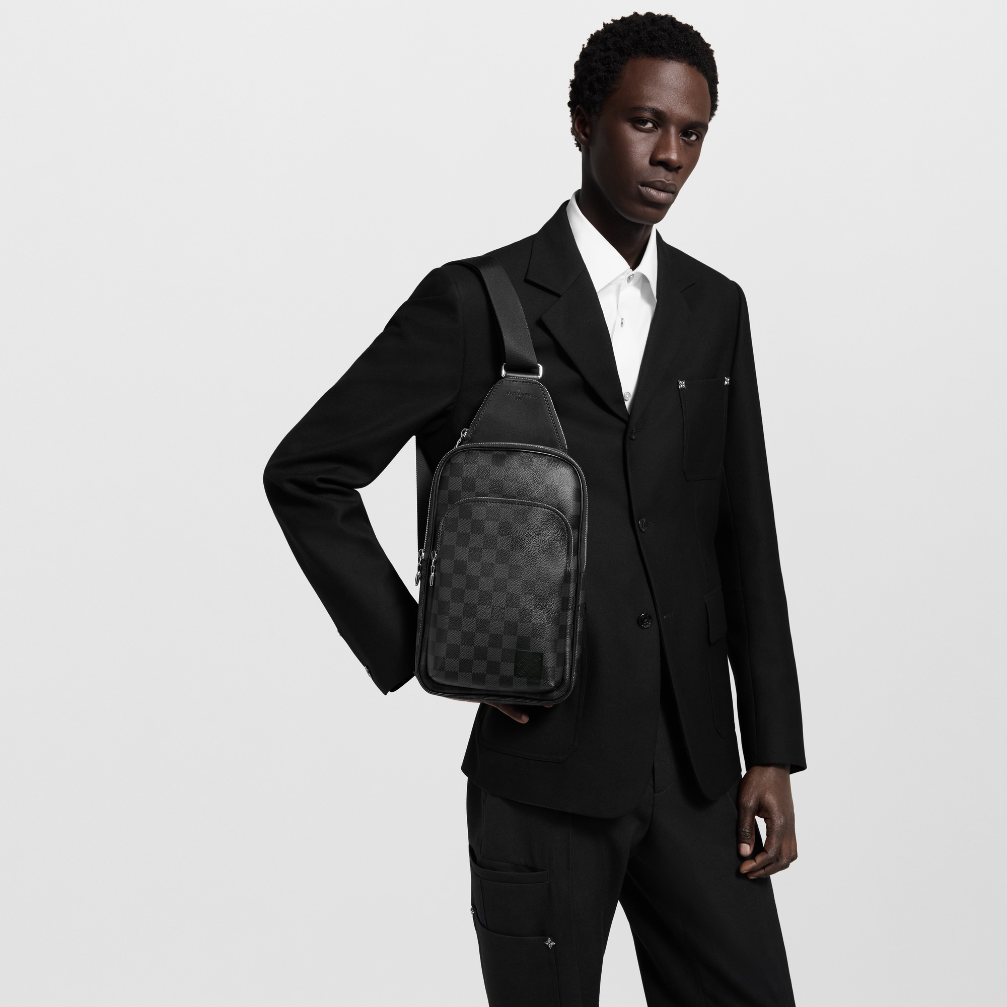 กระเป๋า Sling bag รุ่น Avenue NM Damier Graphite in ผู้ชาย