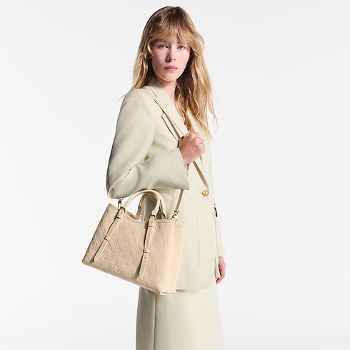 กระเป๋ารุ่น Babylone Tote PM Monogram Empreinte in ผู้หญิง's กระเป๋าถือ กระเป๋าถือสำหรับผู้หญิง collections by Louis Vuitton (การย่อ/ขยายผลิตภัณฑ์)