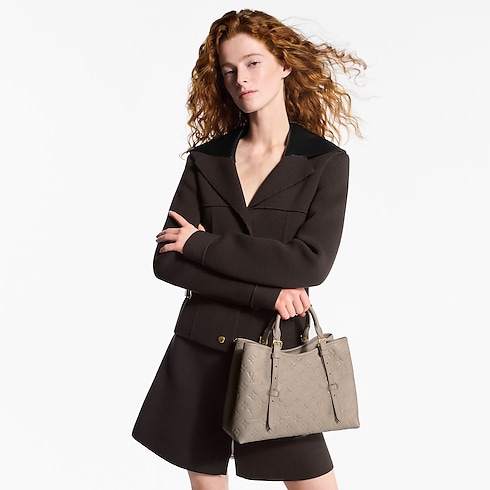 กระเป๋ารุ่น Babylone Tote PM Monogram Empreinte in ผู้หญิง's กระเป๋าถือ กระเป๋าถือสำหรับผู้หญิง collections by Louis Vuitton (การย่อ/ขยายผลิตภัณฑ์)