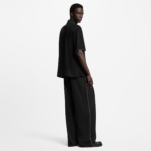 กางเกงสไตล์พาจามาผ้าไหมปักลูกปัด in ผู้ชาย's เสื้อผ้า กางเกงสำหรับผู้ชาย collections by Louis Vuitton (การย่อ/ขยายผลิตภัณฑ์)