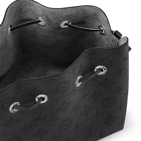 กระเป๋ารุ่น Bella Mahina in กระเป๋าและผลิตภัณฑ์เครื่องหนังขนาดเล็ก's สำหรับผู้หญิง ใหม่ล่าสุด collections by Louis Vuitton (การย่อ/ขยายผลิตภัณฑ์)