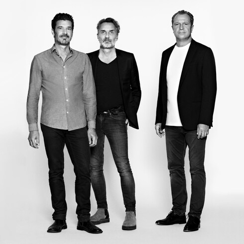 Belt Lounge Chair By Atelier Oï in ทรังก์ การเดินทาง และ บ้าน's บ้านและศิลปะการไดนิ่ง เฟอร์นิเจอร์ collections by Louis Vuitton