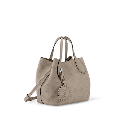 กระเป๋ารุ่น Blossom PM Mahina in กระเป๋าและผลิตภัณฑ์เครื่องหนังขนาดเล็ก's สำหรับผู้หญิง ใหม่ล่าสุด collections by Louis Vuitton (การย่อ/ขยายผลิตภัณฑ์)