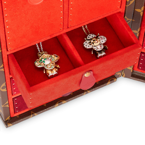 ทรังก์รุ่น Boîte Joaillerie Vivienne Zodiac Monogram in ทรังก์ การเดินทาง และ บ้าน's ทรังก์และกล่อง กล่อง collections by Louis Vuitton (การย่อ/ขยายผลิตภัณฑ์)