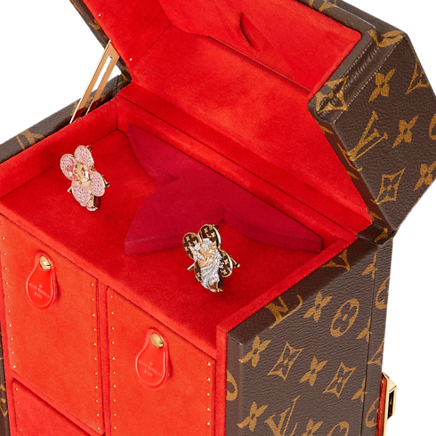 ทรังก์รุ่น Boîte Joaillerie Vivienne Zodiac Monogram in ทรังก์ การเดินทาง และ บ้าน's ทรังก์และกล่อง กล่อง collections by Louis Vuitton (การย่อ/ขยายผลิตภัณฑ์)