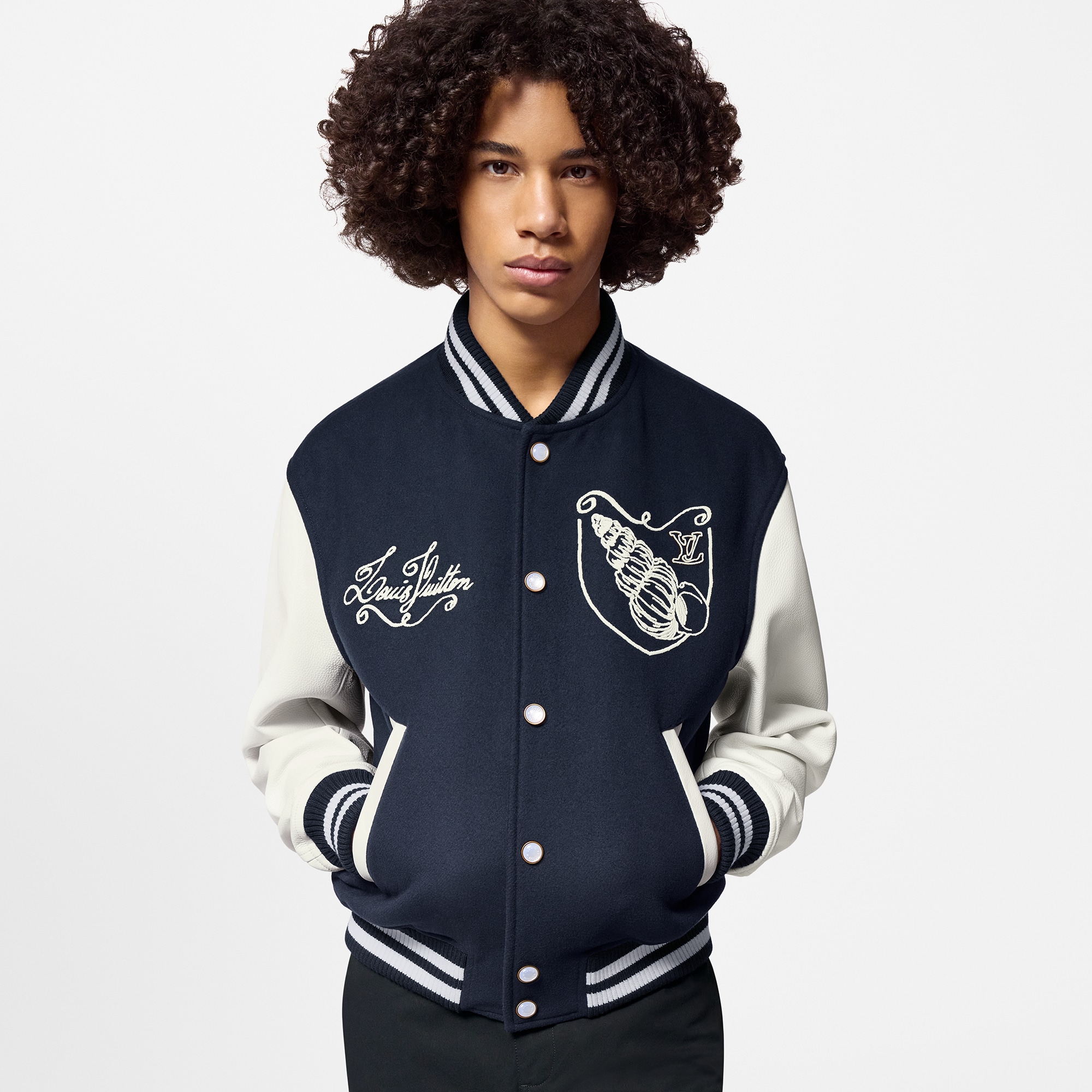 เสื้อแจ็คเก็ตสไตล์ Varsity หนังลูกวัว  in ผู้ชาย