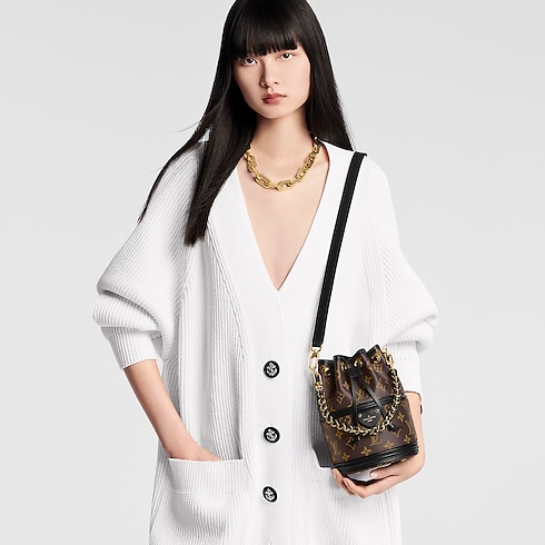 กระเป๋ารุ่น Canoé Monogram in ผู้หญิง's กระเป๋าถือ คอลเล็คชั่นทั้งหมด collections by Louis Vuitton (การย่อ/ขยายผลิตภัณฑ์)