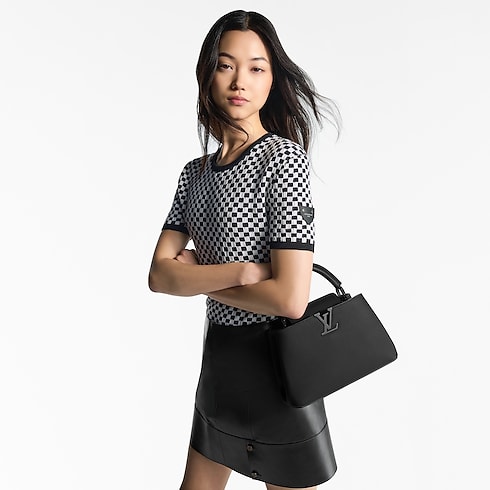 กระเป๋ารุ่น Capucines BB Capucines in ผู้หญิง's กระเป๋าถือ กระเป๋ารุ่น Capucines collections by Louis Vuitton (การย่อ/ขยายผลิตภัณฑ์)