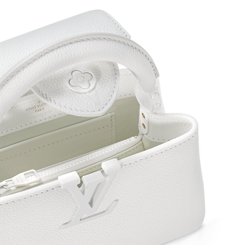 กระเป๋ารุ่น Capucines East-West Mini Capucines in ผู้หญิง's กระเป๋าถือ กระเป๋ารุ่น Capucines collections by Louis Vuitton (การย่อ/ขยายผลิตภัณฑ์)