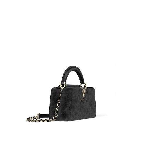 กระเป๋ารุ่น Capucines East-West Mini L08 in ผู้หญิง's กระเป๋าถือ กระเป๋ารุ่น Capucines collections by Louis Vuitton (การย่อ/ขยายผลิตภัณฑ์)