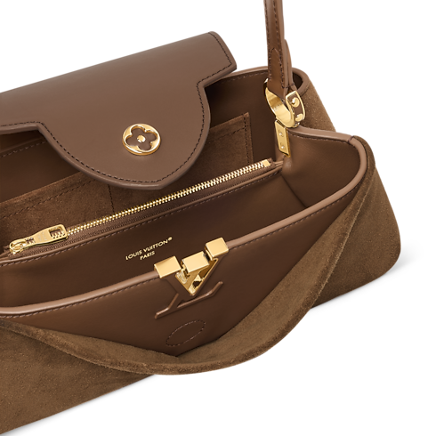 กระเป๋ารุ่น Capucines Edito Capucines in ผู้หญิง's กระเป๋าถือ กระเป๋ารุ่น Capucines collections by Louis Vuitton (การย่อ/ขยายผลิตภัณฑ์)