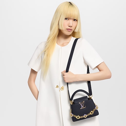 กระเป๋ารุ่น Capucines Mini Capucines in ผู้หญิง's กระเป๋าถือ กระเป๋ารุ่น Capucines collections by Louis Vuitton (การย่อ/ขยายผลิตภัณฑ์)
