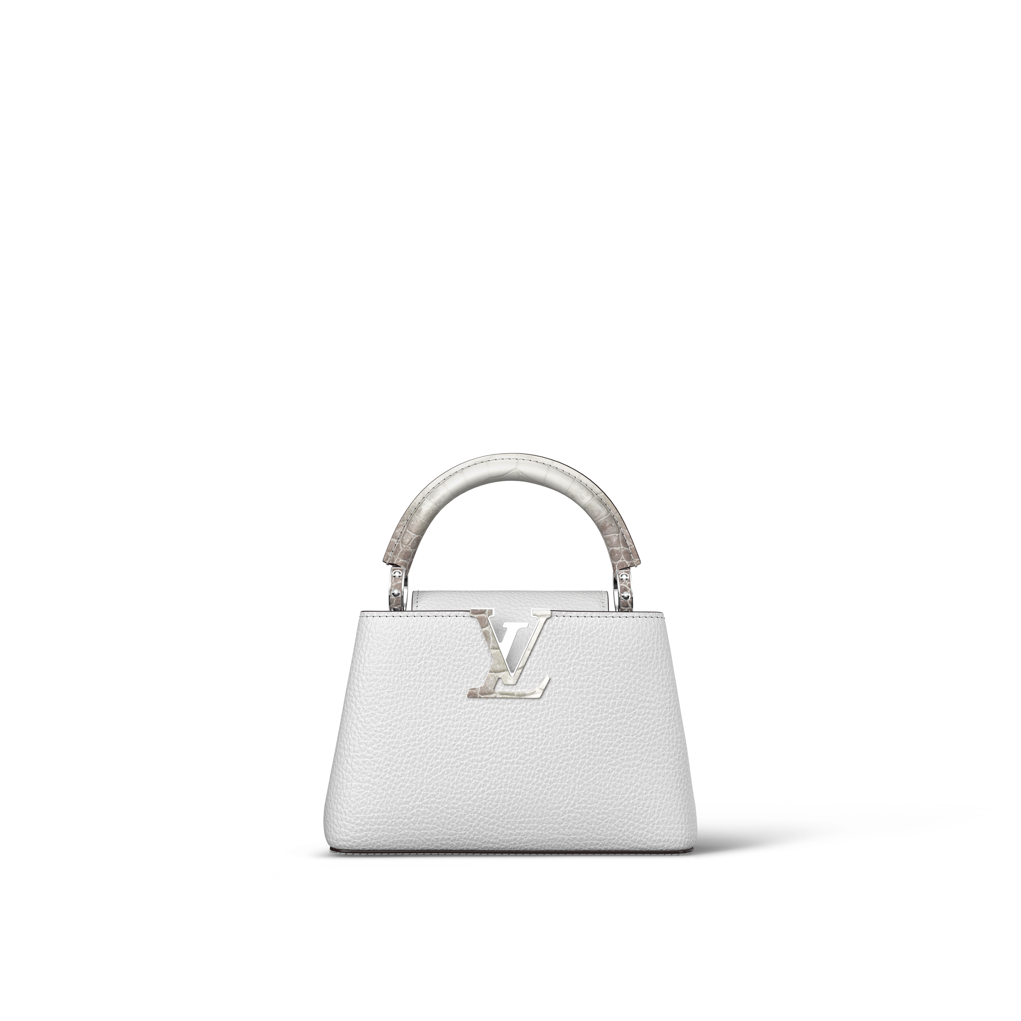 กระเป๋ารุ่น Capucines Mini Strap Large L09 in ผู้หญิง