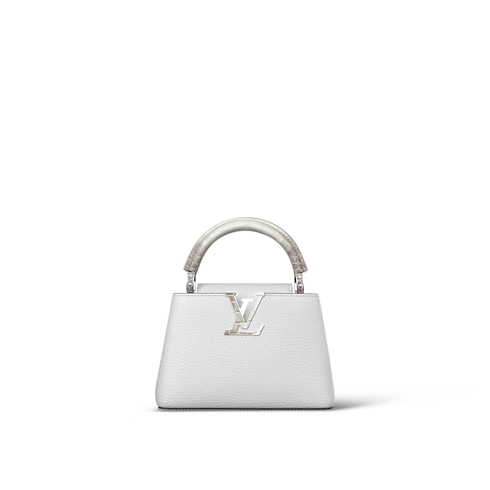 กระเป๋ารุ่น Capucines Mini Strap Large L09 in ผู้หญิง's กระเป๋าถือ กระเป๋ารุ่น Capucines collections by Louis Vuitton (การย่อ/ขยายผลิตภัณฑ์)