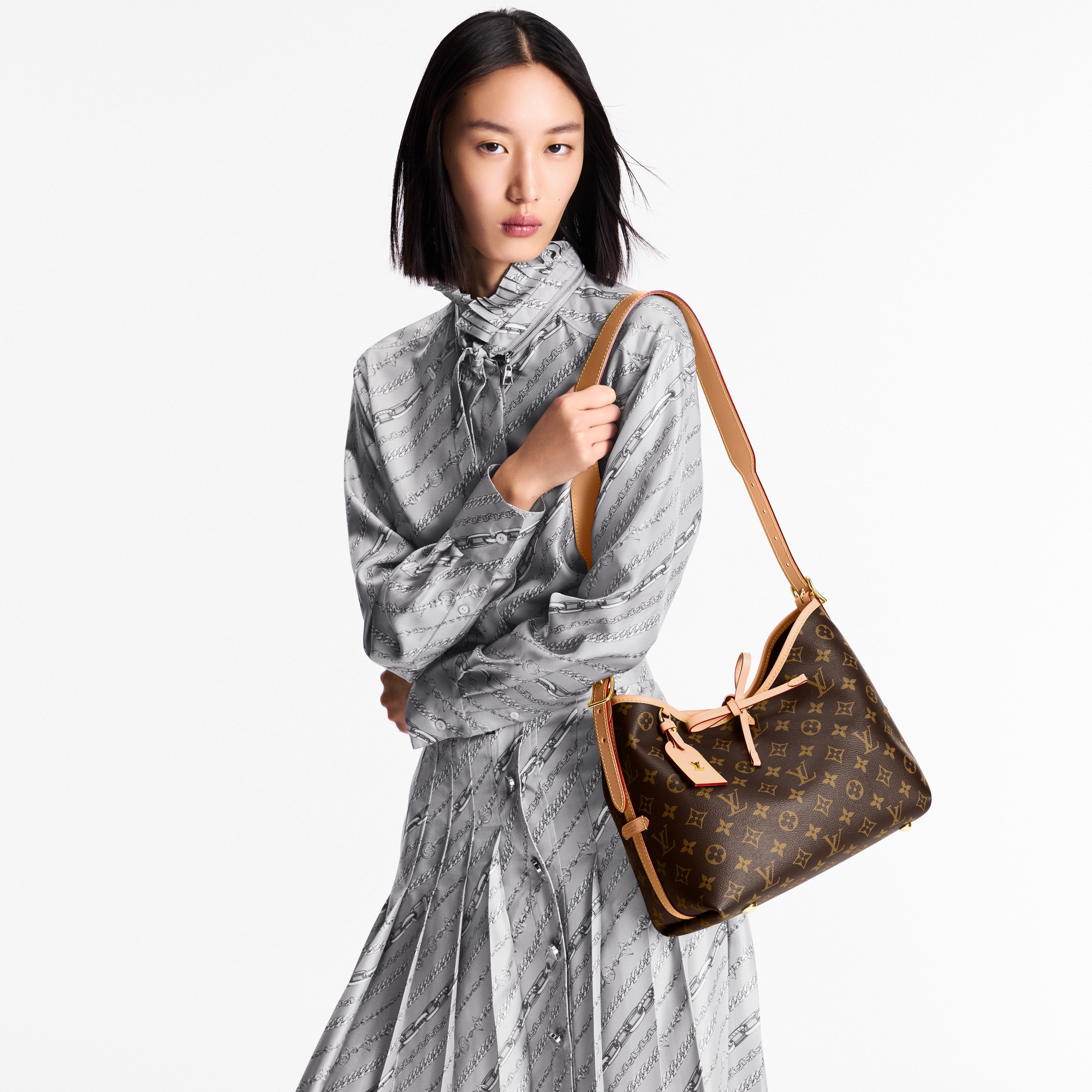 กระเป๋ารุ่น CarryAll PM Monogram in ผู้หญิง