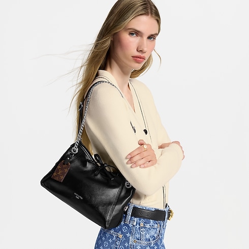 กระเป๋ารุ่น CarryAll BB H34 in ผู้หญิง's กระเป๋าถือ กระเป๋าถือสำหรับผู้หญิง collections by Louis Vuitton (การย่อ/ขยายผลิตภัณฑ์)