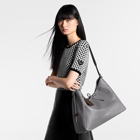 กระเป๋ารุ่น CarryAll Vibe MM LV Vibe in ผู้หญิง's กระเป๋าถือ กระเป๋าถือสำหรับผู้หญิง collections by Louis Vuitton (การย่อ/ขยายผลิตภัณฑ์)