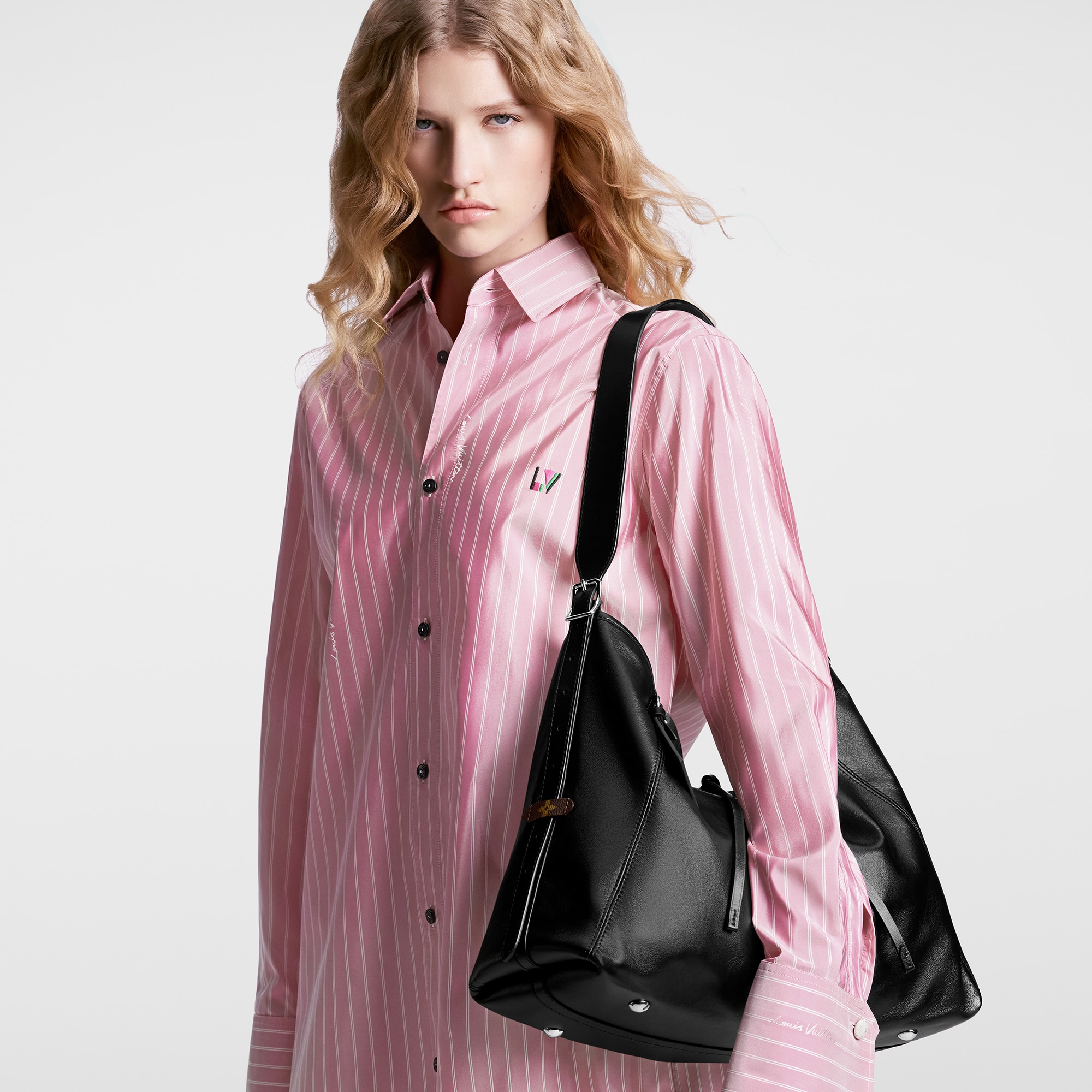 กระเป๋ารุ่น CarryAll Vibe MM LV Vibe in ผู้หญิง