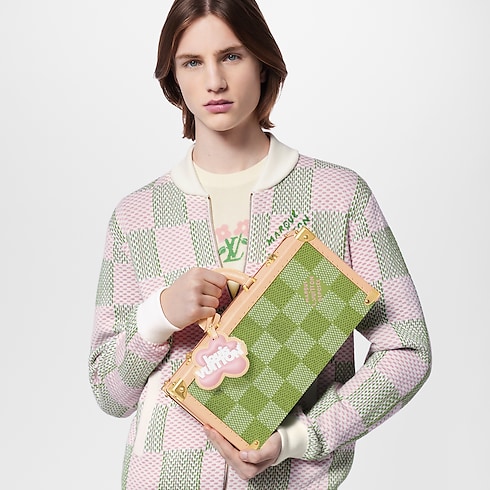 ทรังก์รุ่น Chess Box Damier ประเภทอื่น in Les Extraordinaires's ฮาร์ดไซด์ ซีเซินเนิล collections by Louis Vuitton (การย่อ/ขยายผลิตภัณฑ์)