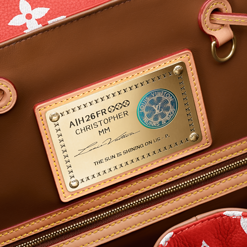 กระเป๋ารุ่น Christopher P9 MM Monogram ประเภทอื่น in กระเป๋าและผลิตภัณฑ์เครื่องหนังขนาดเล็ก's สำหรับผู้ชาย ไอคอนิก collections by Louis Vuitton (การย่อ/ขยายผลิตภัณฑ์)