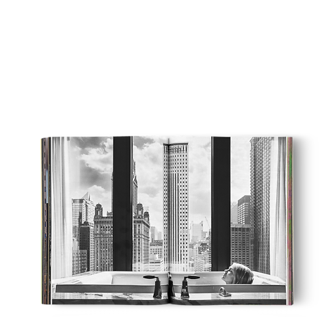 หนังสือ Cities on Earth in ทรังก์ การเดินทาง และ บ้าน's หนังสือและเครื่องเขียน หนังสือ City Guide collections by Louis Vuitton (การย่อ/ขยายผลิตภัณฑ์)