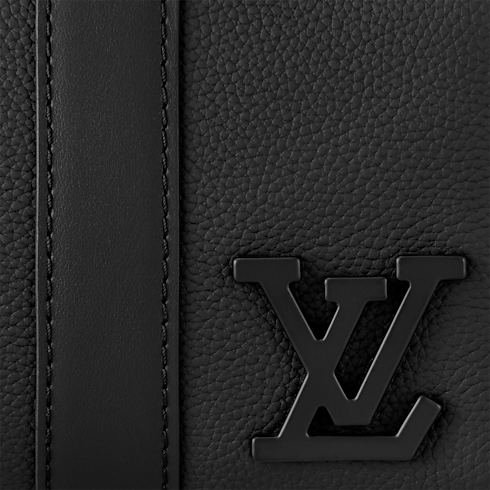 กระเป๋ารุ่น City Keepall LV Aerogram in ผลิตภัณฑ์ใหม่'s Holiday ซีเล็คชั่นสำหรับผู้ชาย collections by Louis Vuitton (การย่อ/ขยายผลิตภัณฑ์)