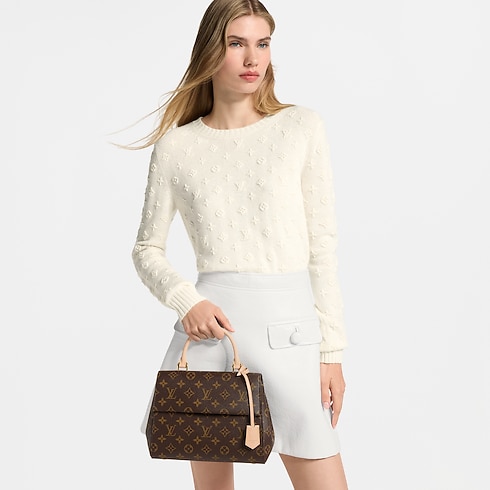 กระเป๋ารุ่น Cluny BB Monogram in ผู้หญิง's กระเป๋าถือ กระเป๋าถือสำหรับผู้หญิง collections by Louis Vuitton (การย่อ/ขยายผลิตภัณฑ์)