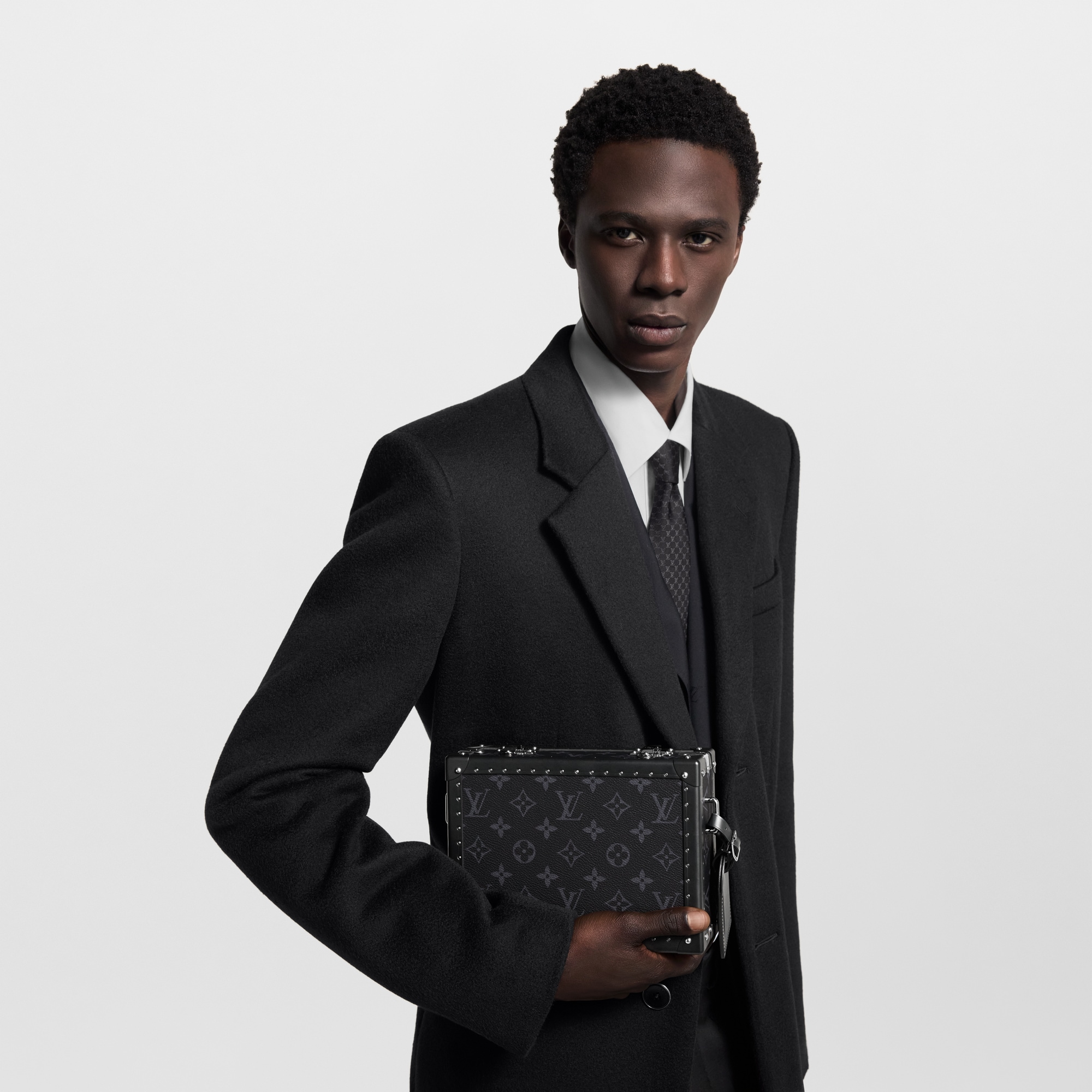 กระเป๋ารุ่น Clutch Box Monogram Eclipse in ผลิตภัณฑ์ใหม่