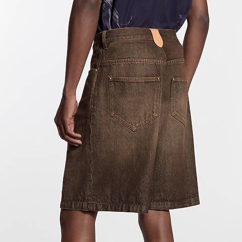 กางเกงเดนิมขาสั้นสีน้ำตาล Coffee in ผู้ชาย's เสื้อผ้า คอลเล็คชั่นเดนิม collections by Louis Vuitton (การย่อ/ขยายผลิตภัณฑ์)