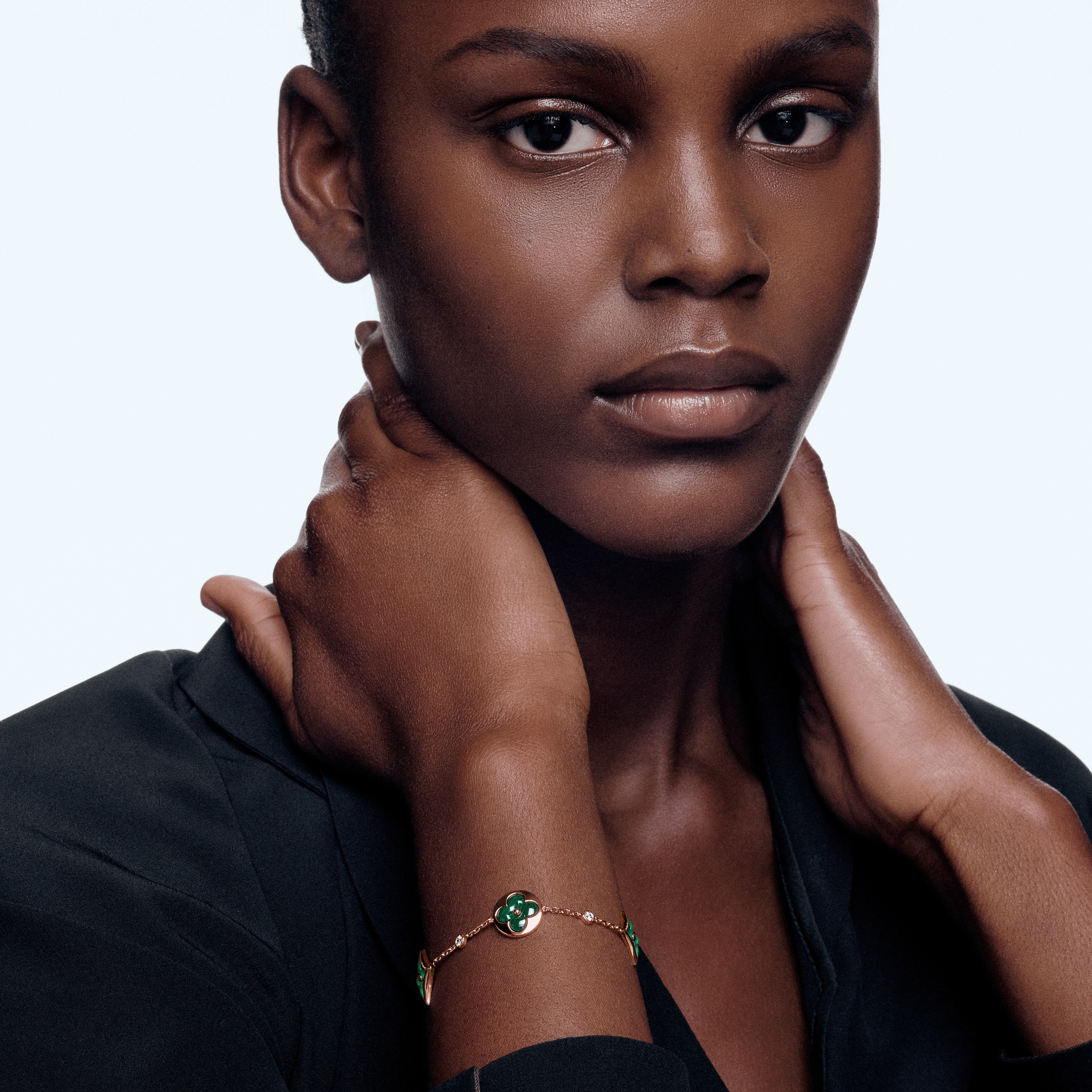 สร้อยข้อมือ Color Blossom BB Star and Sun Multi-Motif พิงค์โกลด์ มาลาไคท์ และเพชร  in จิวเวลรี่