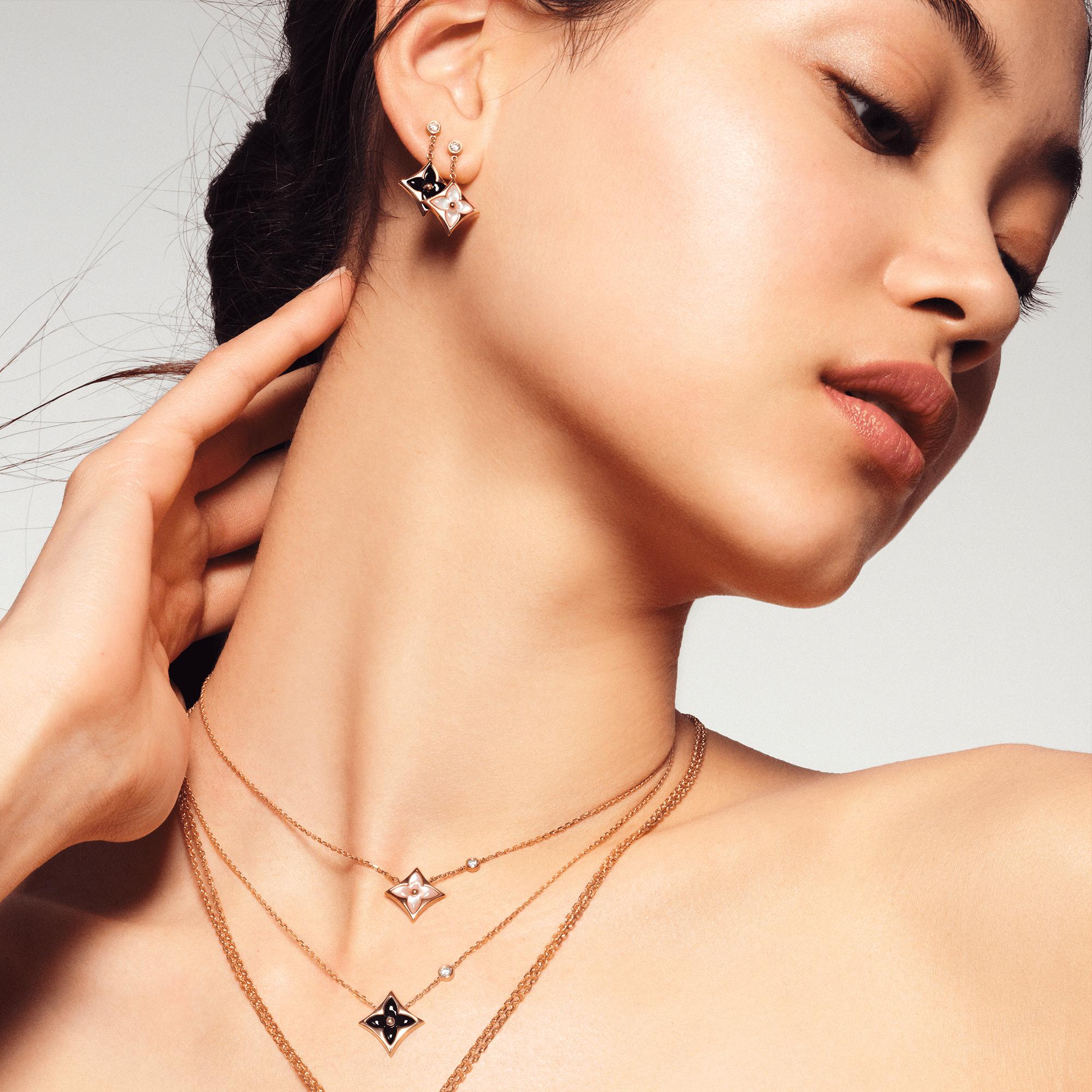 ต่างหู Color Blossom BB Star พิงค์โกลด์ มาเธอร์ออฟเพิร์ลสีชมพู และเพชร  in จิวเวลรี่