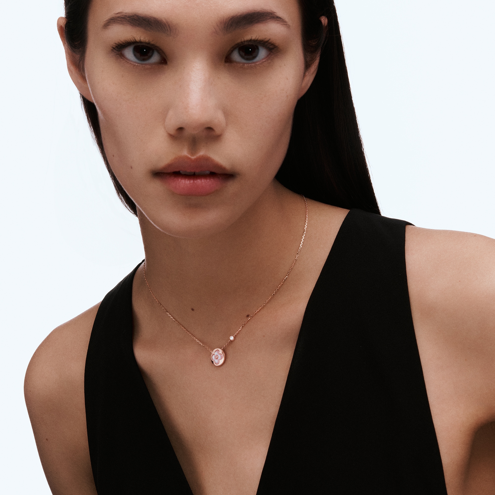 จี้ Color Blossom BB Sun พิงค์โกลด์ มาเธอร์ออฟเพิร์ลสีชมพู และเพชร  in จิวเวลรี่