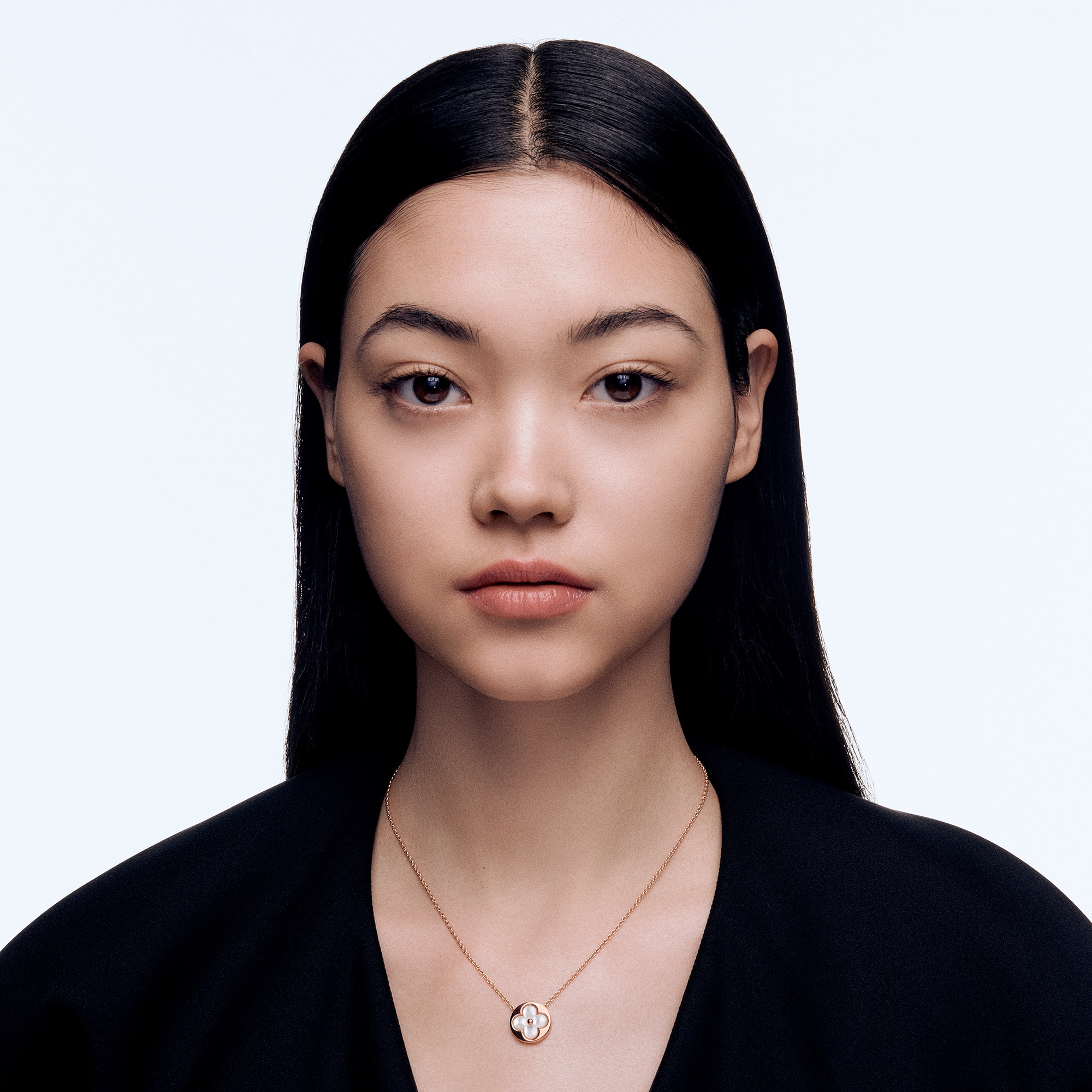 จี้ Color Blossom M Sun พิงค์โกลด์และมาเธอร์ออฟเพิร์ลสีขาว  in จิวเวลรี่