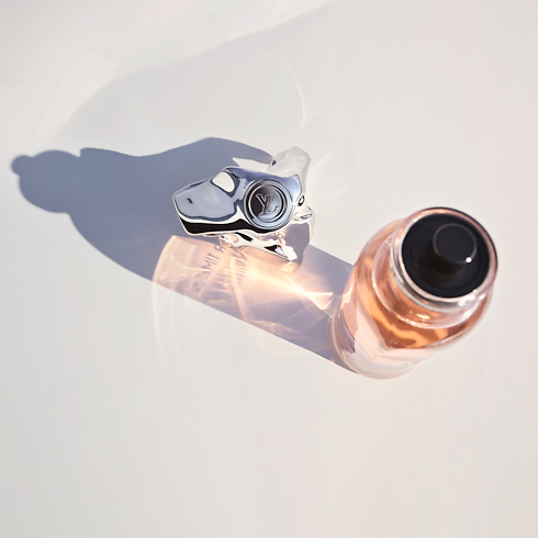 น้ำหอม Cosmic Cloud in น้ำหอมและความงาม's การรังสรรค์อันยอดเยี่ยม คอลเล็คชั่น Les Extraits collections by Louis Vuitton (การย่อ/ขยายผลิตภัณฑ์)