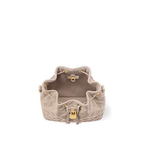 กระเป๋ารุ่น Coussin Coussin in กระเป๋าและผลิตภัณฑ์เครื่องหนังขนาดเล็ก's สำหรับผู้หญิง ไอคอนิก collections by Louis Vuitton (การย่อ/ขยายผลิตภัณฑ์)