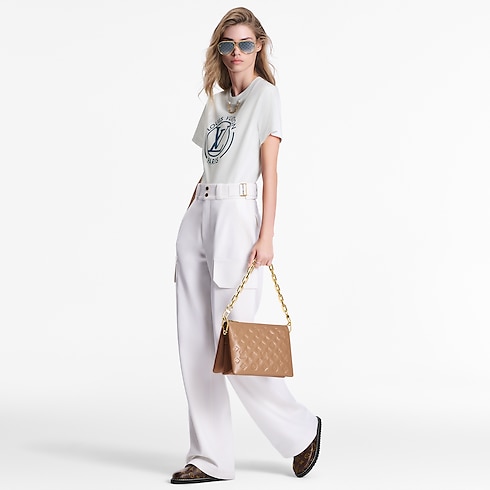 กระเป๋ารุ่น Coussin PM Coussin in ผู้หญิง's กระเป๋าถือ กระเป๋าถือสำหรับผู้หญิง collections by Louis Vuitton (การย่อ/ขยายผลิตภัณฑ์)