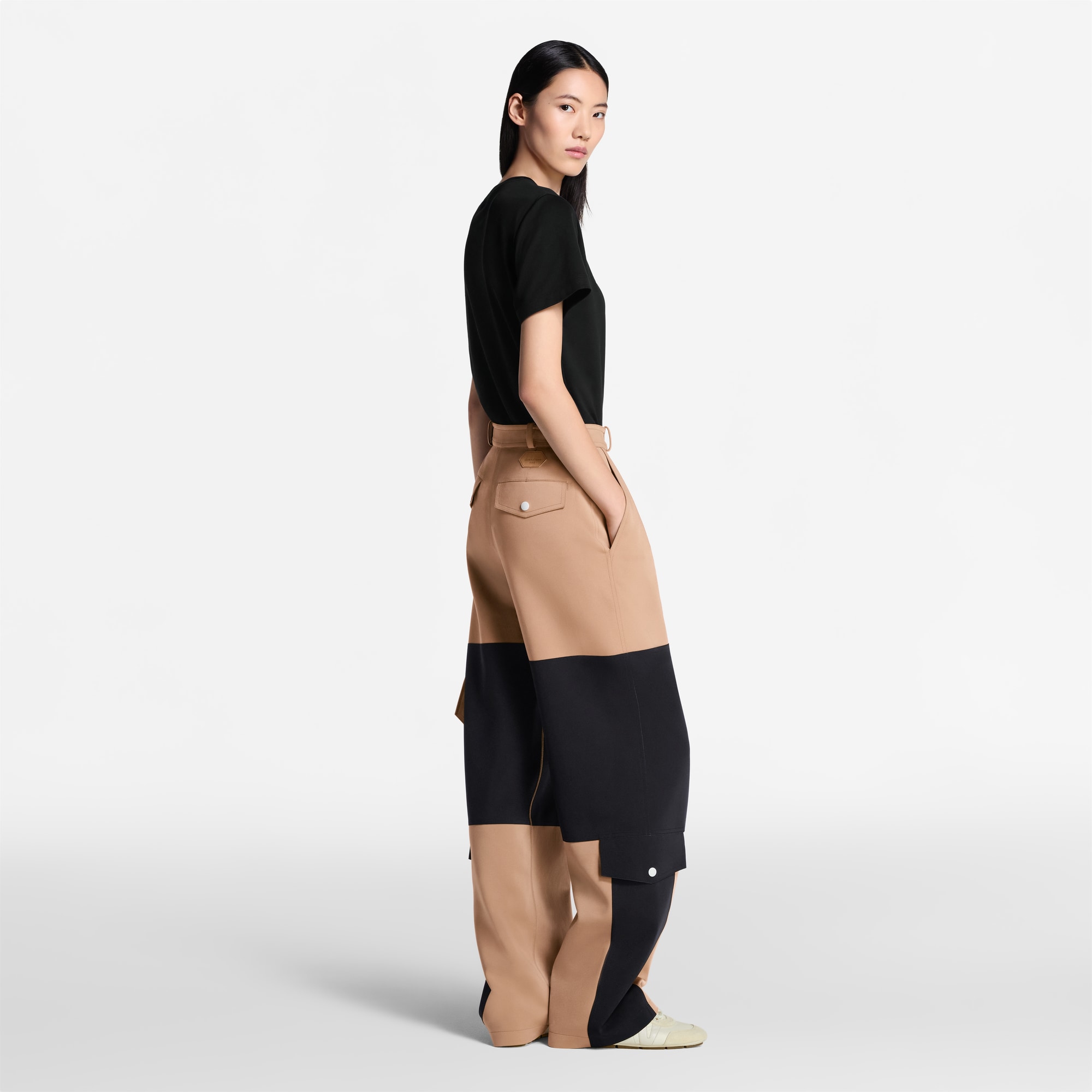 เสื้อยืดลายหลุยส์ วิตตองแบบตัวเขียน  in ผู้หญิง