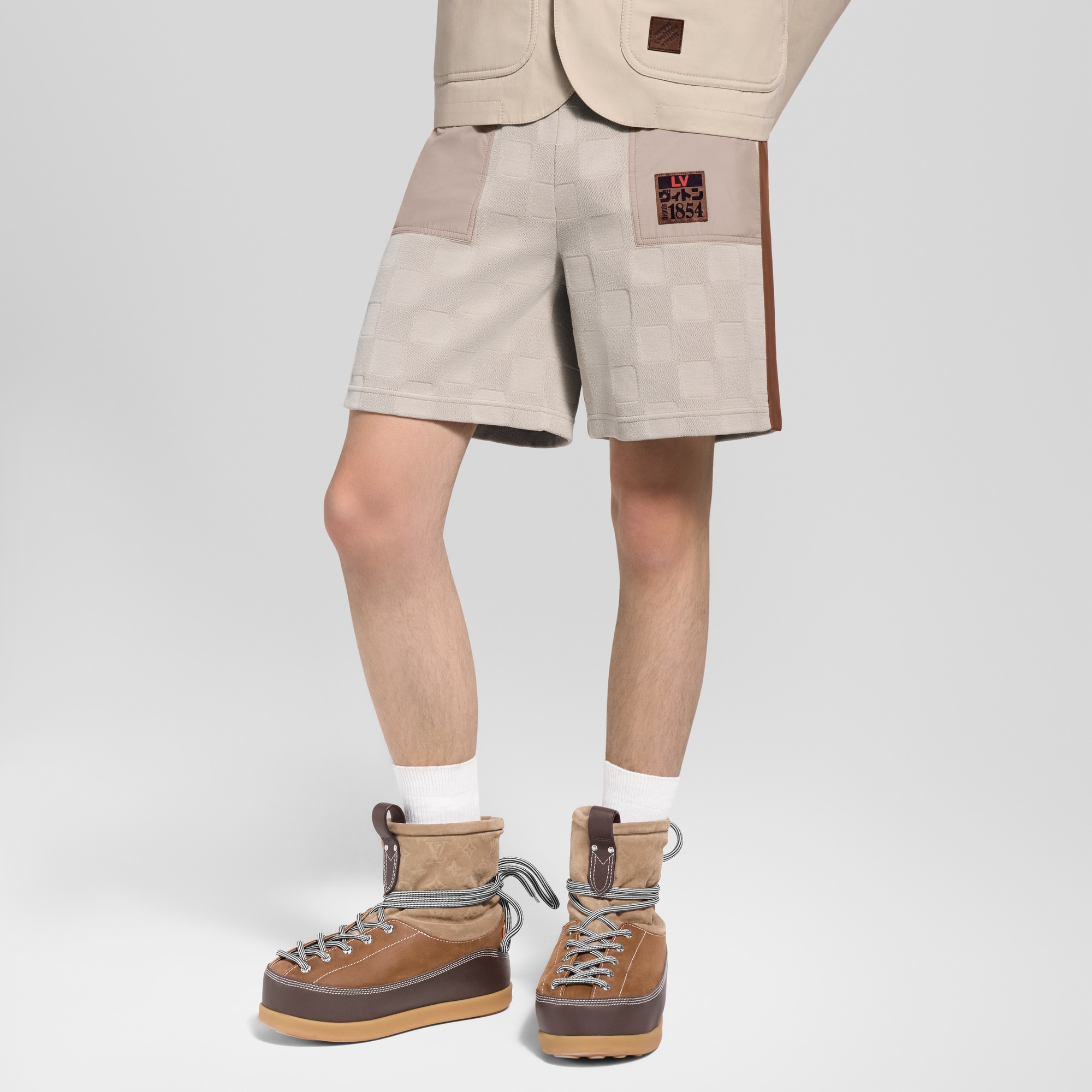 กางเกงขาสั้นสไตล์ไฮบริด Workwear ลาย Damier  in ผู้ชาย