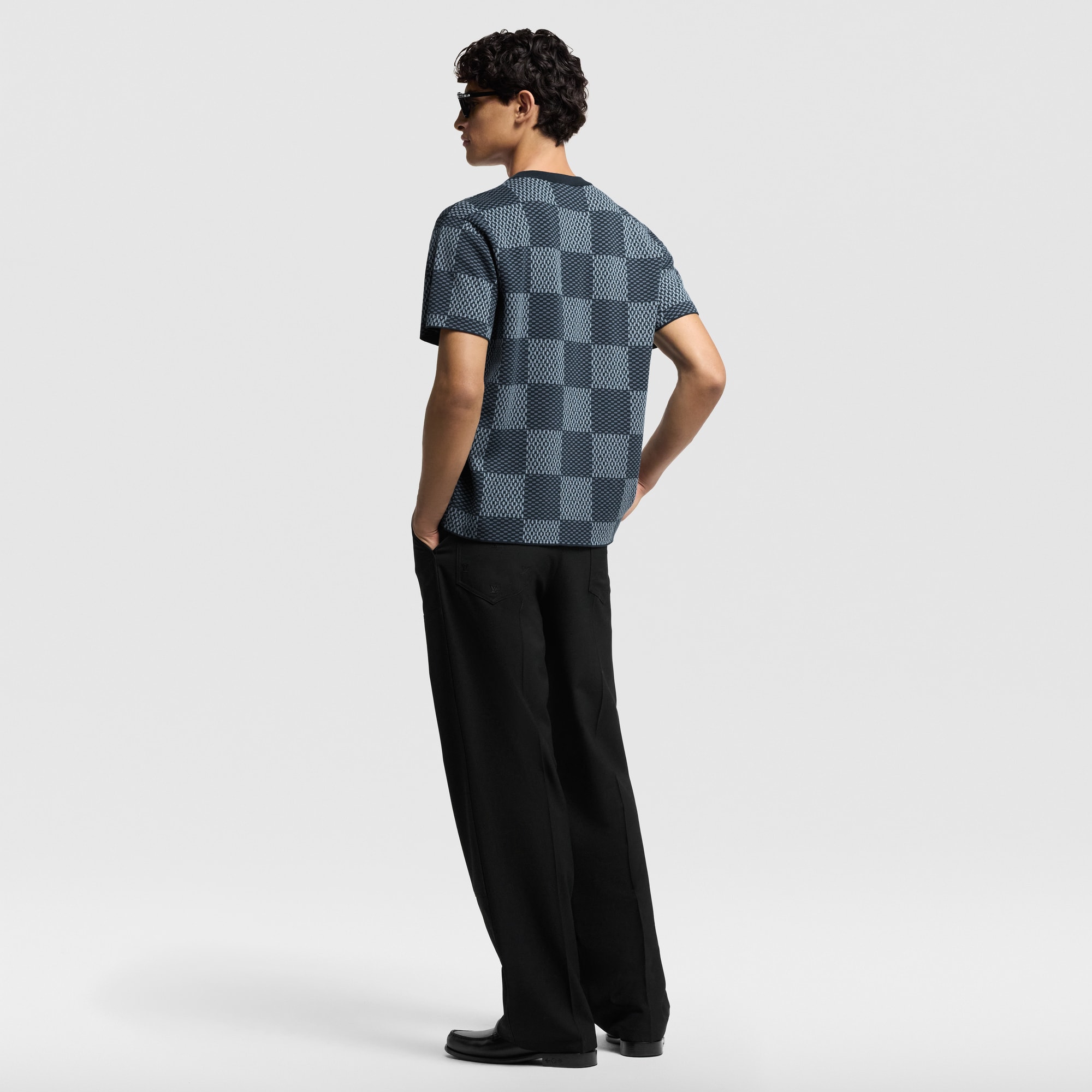 เสื้อคอกลมแขนสั้นลาย Damier ตกแต่งแพตช์ LV Crystal  in ผู้หญิง