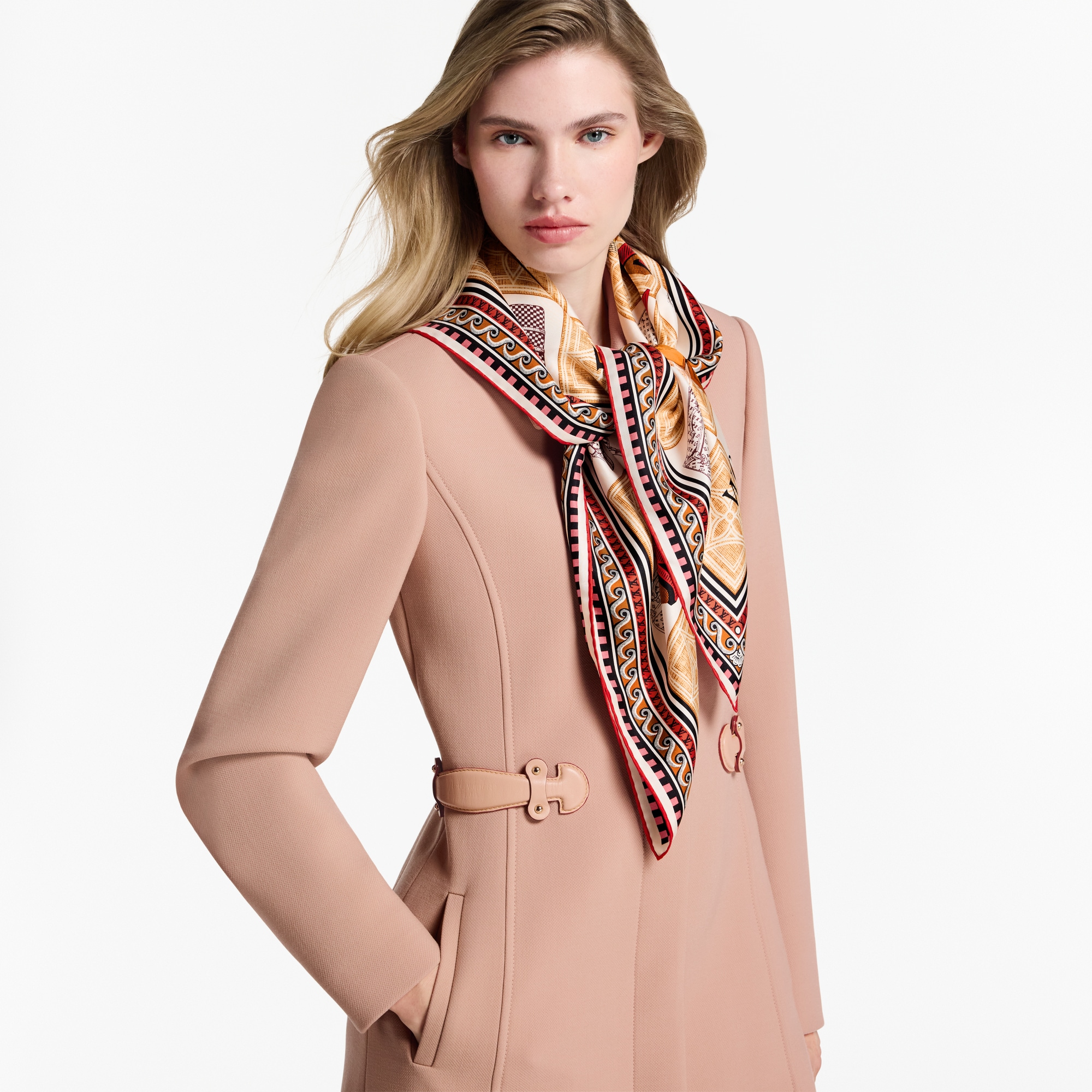 ผ้า Square รุ่น Damiergram 90 . in ผู้หญิง